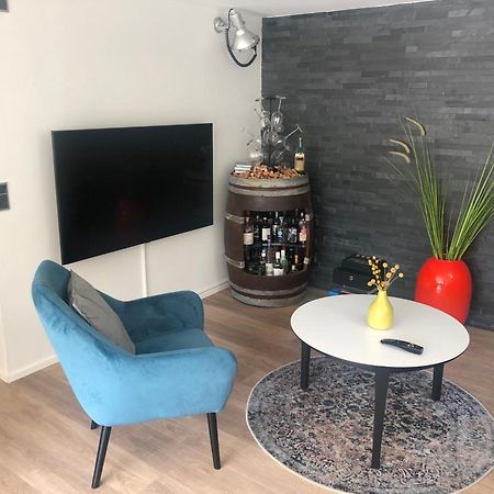 Nyistandsat Hojloftet Kaelderlejlighed Pa 70 M2 I Viborg Centrum, Med Plads Til 4 Personer Экстерьер фото