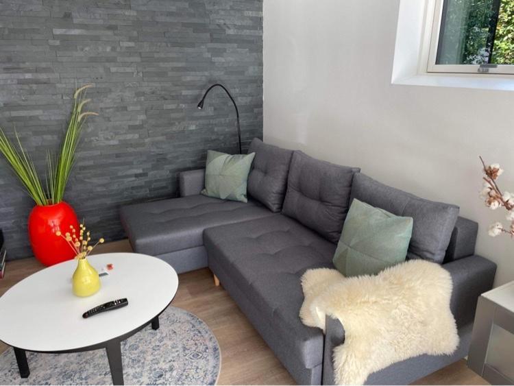 Nyistandsat Hojloftet Kaelderlejlighed Pa 70 M2 I Viborg Centrum, Med Plads Til 4 Personer Экстерьер фото